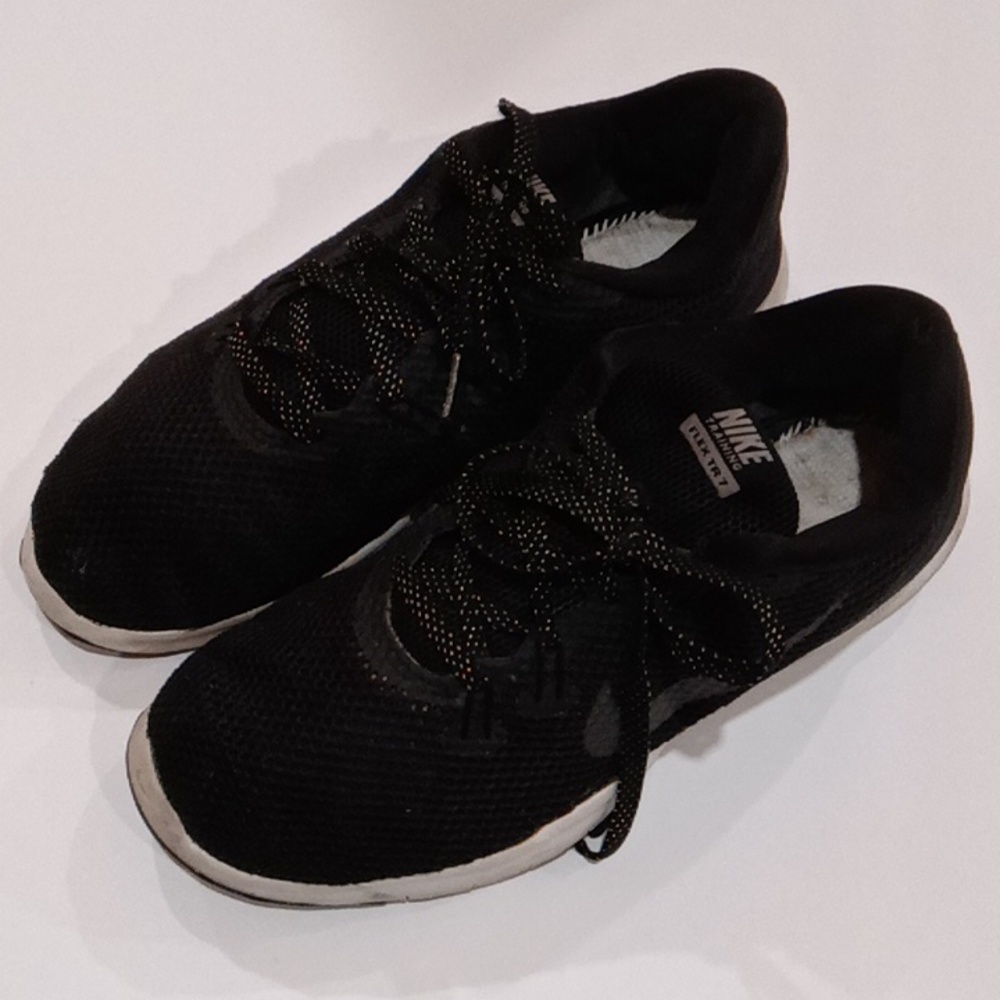 NIKE SNEAKERS
